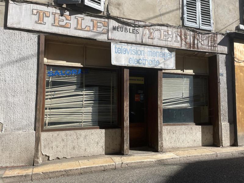 location local-commercial YENNE