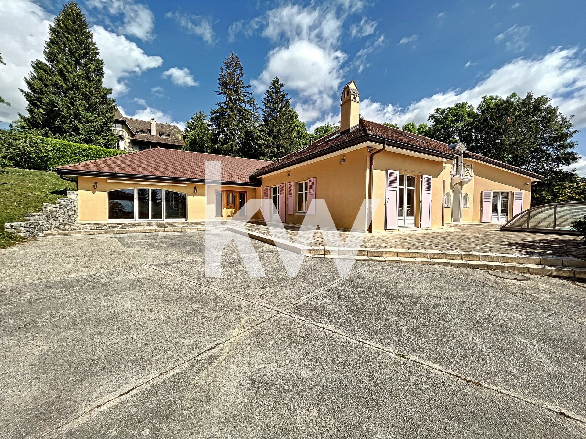 Maison 22 pièces - 548 m² 