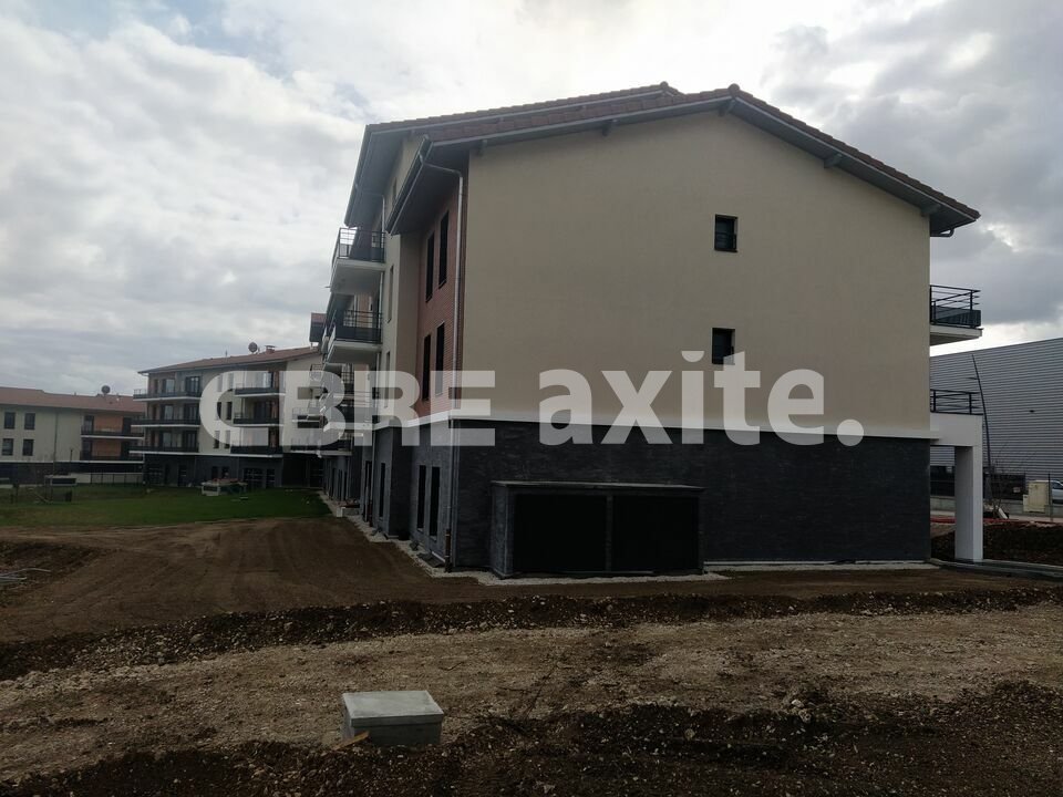 vente local-commercial CESSY