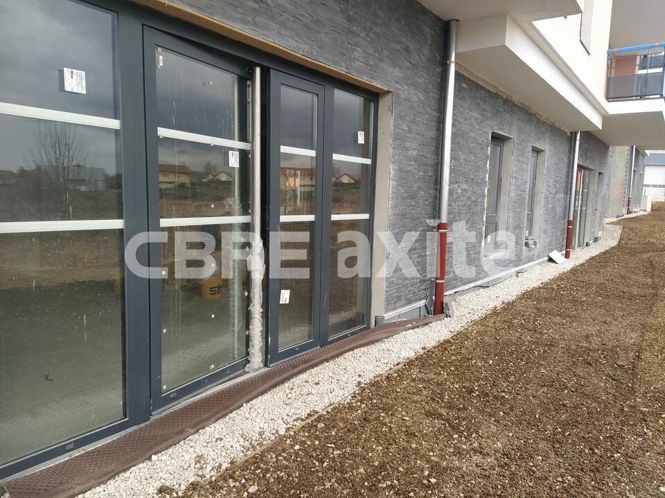 vente local-commercial CESSY
