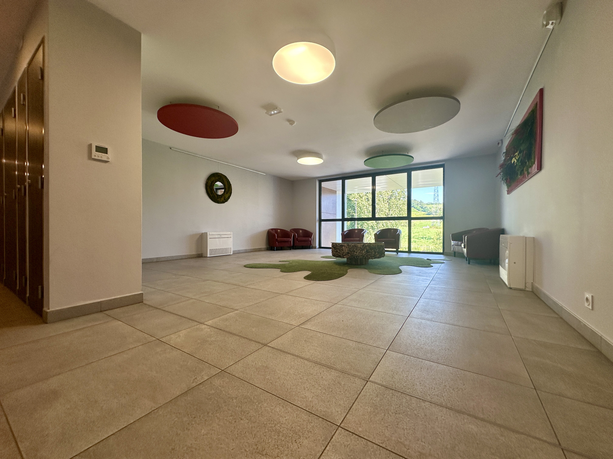 vente local-commercial DOUVAINE