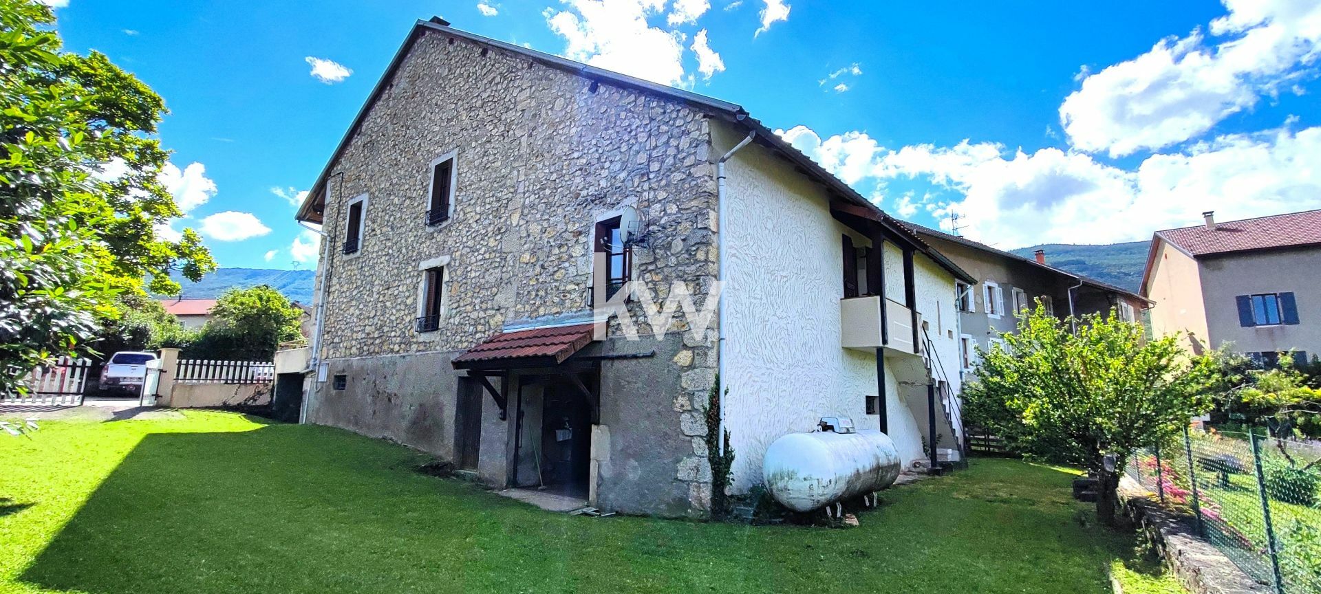 Maison 7 pièces - 360 m² 