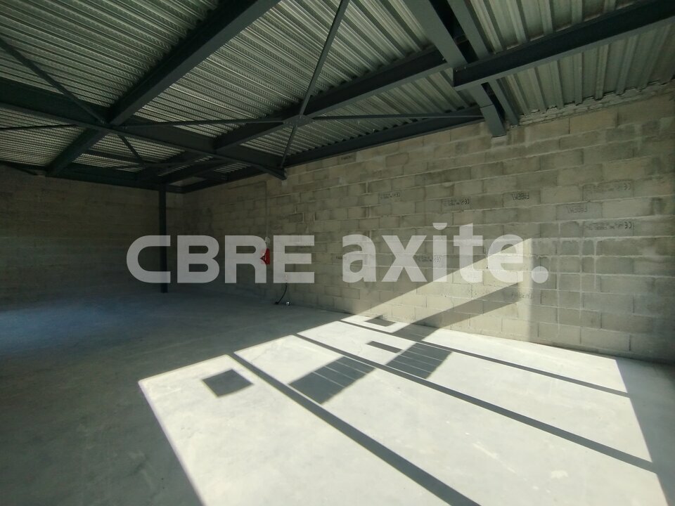 location local-commercial GROISY