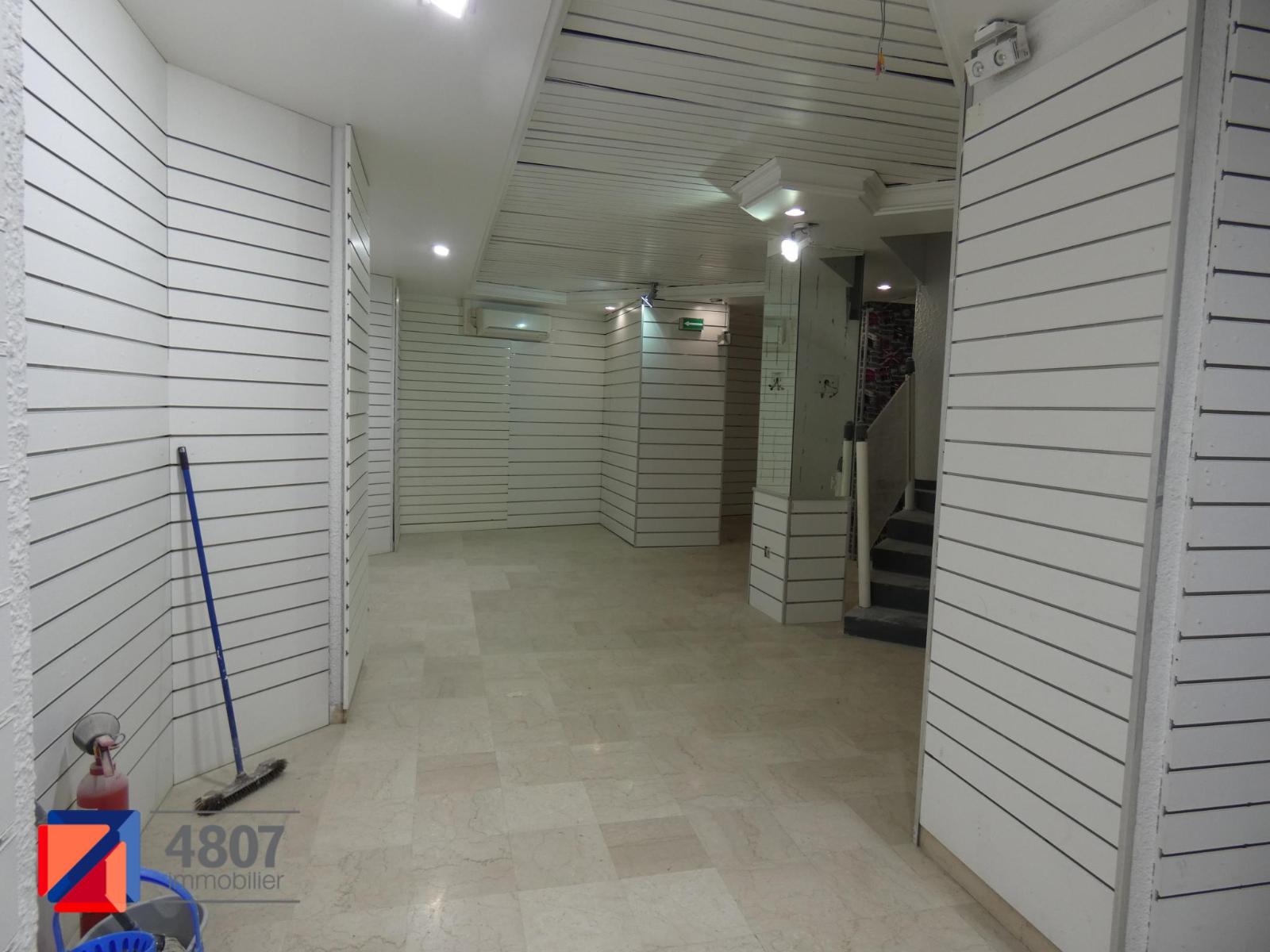 location local-commercial ANNEMASSE