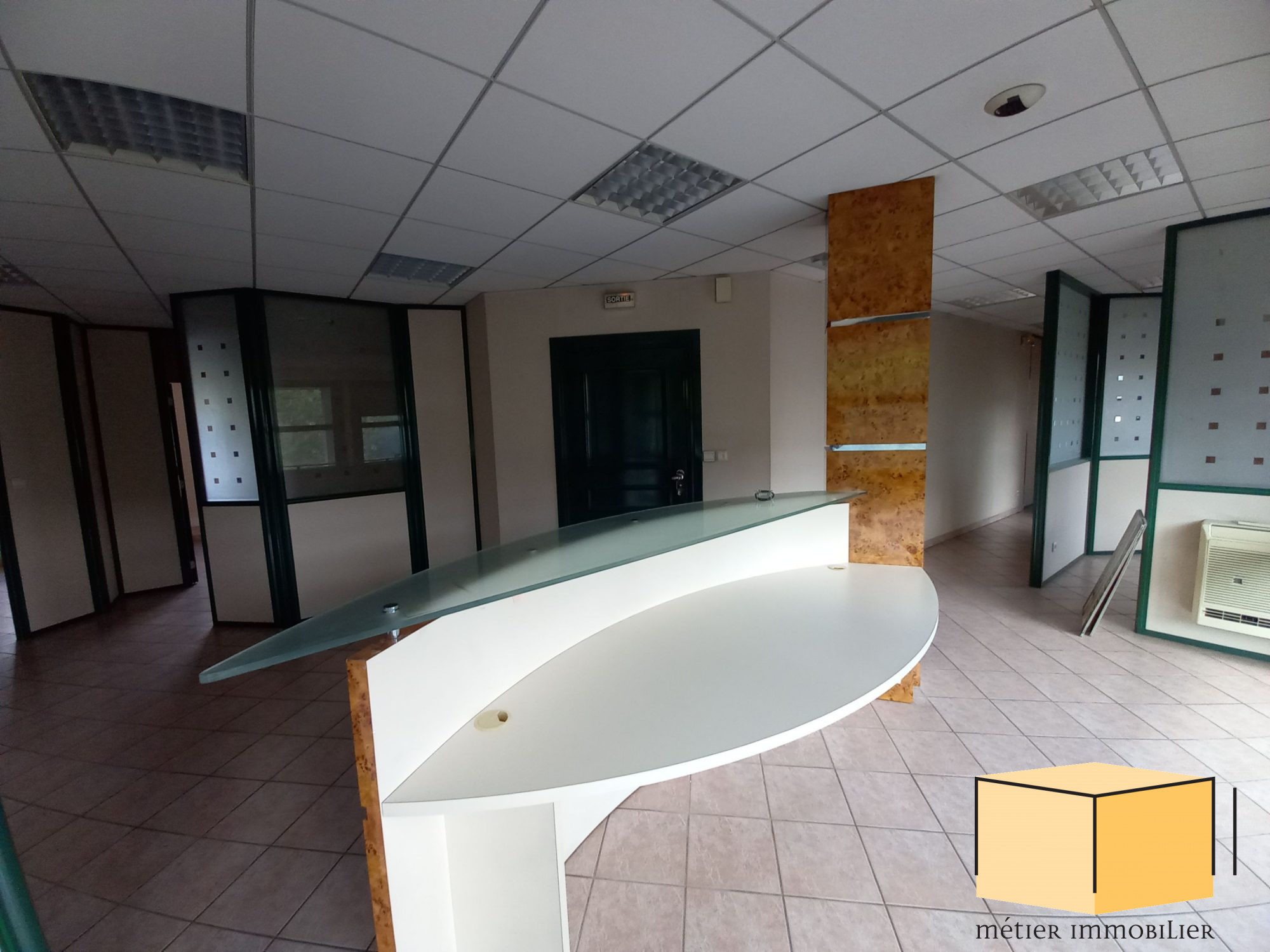 vente local-commercial BELLEY