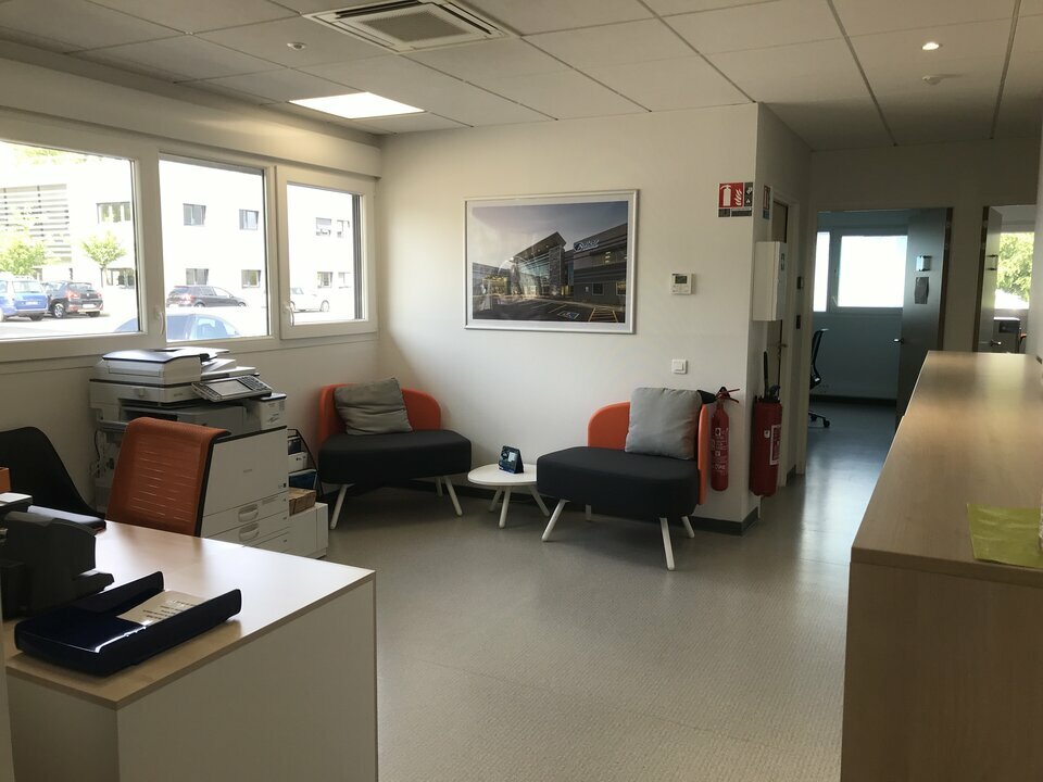 location local-professionnel ARCHAMPS
