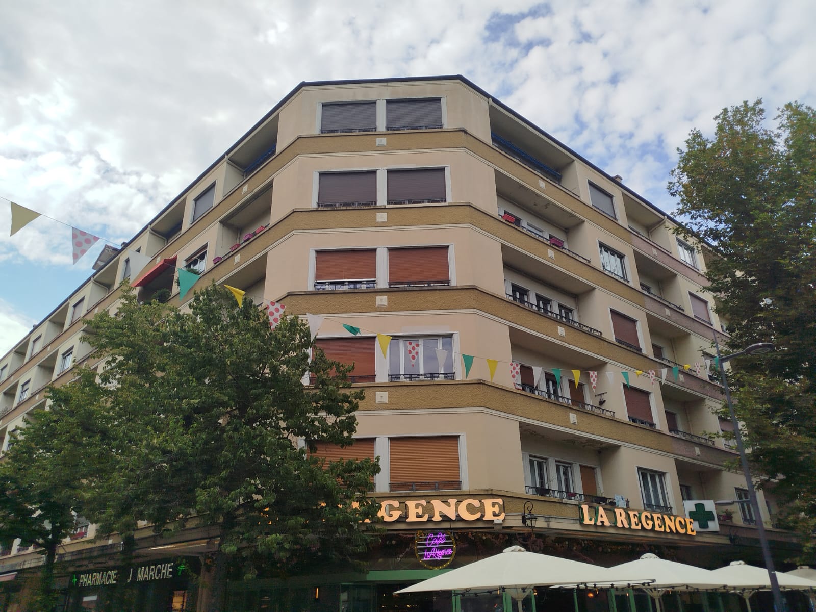 Parking - Garage  