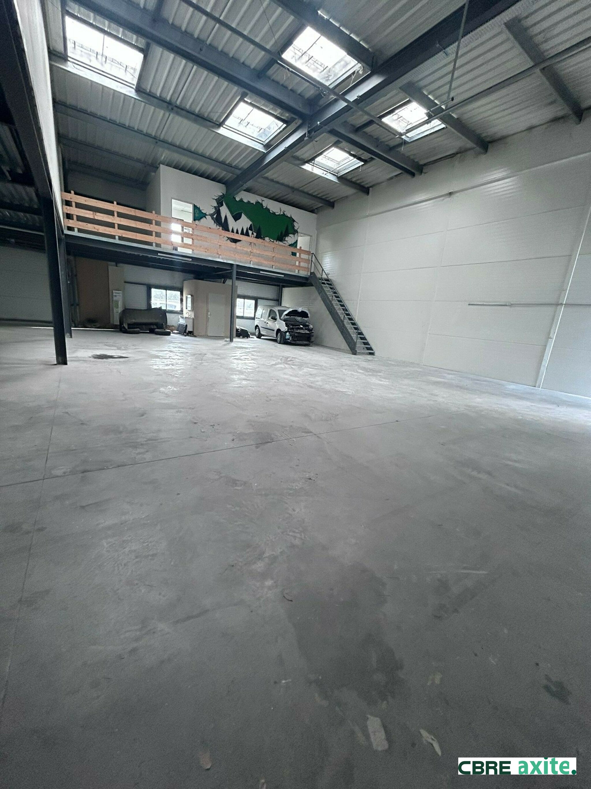 Local industriel  - 250 m² FRANCIN