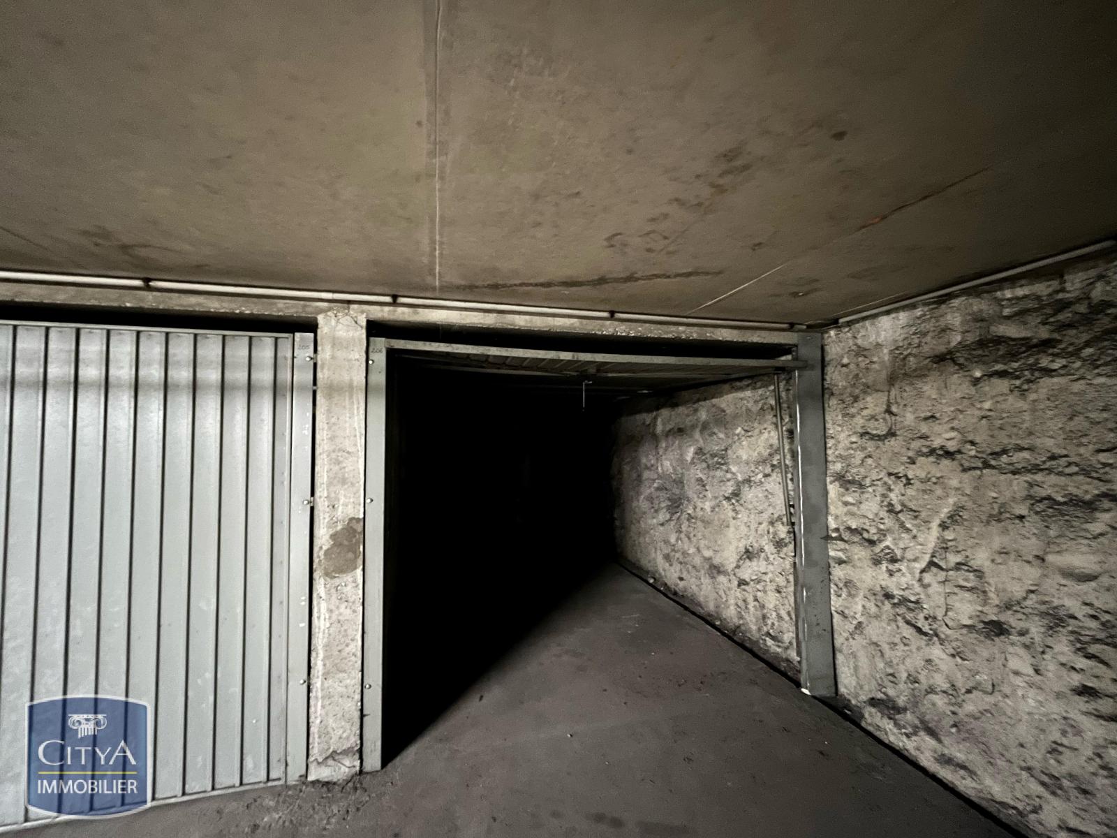 location parking CHAMBERY