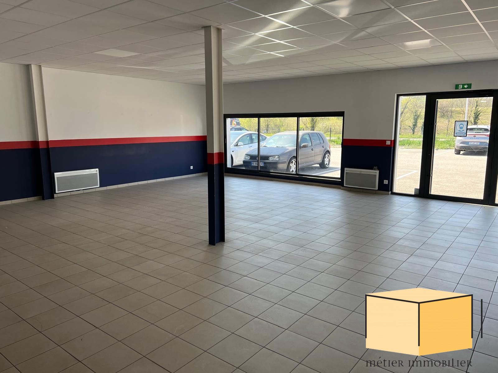 vente local-commercial BELLEY
