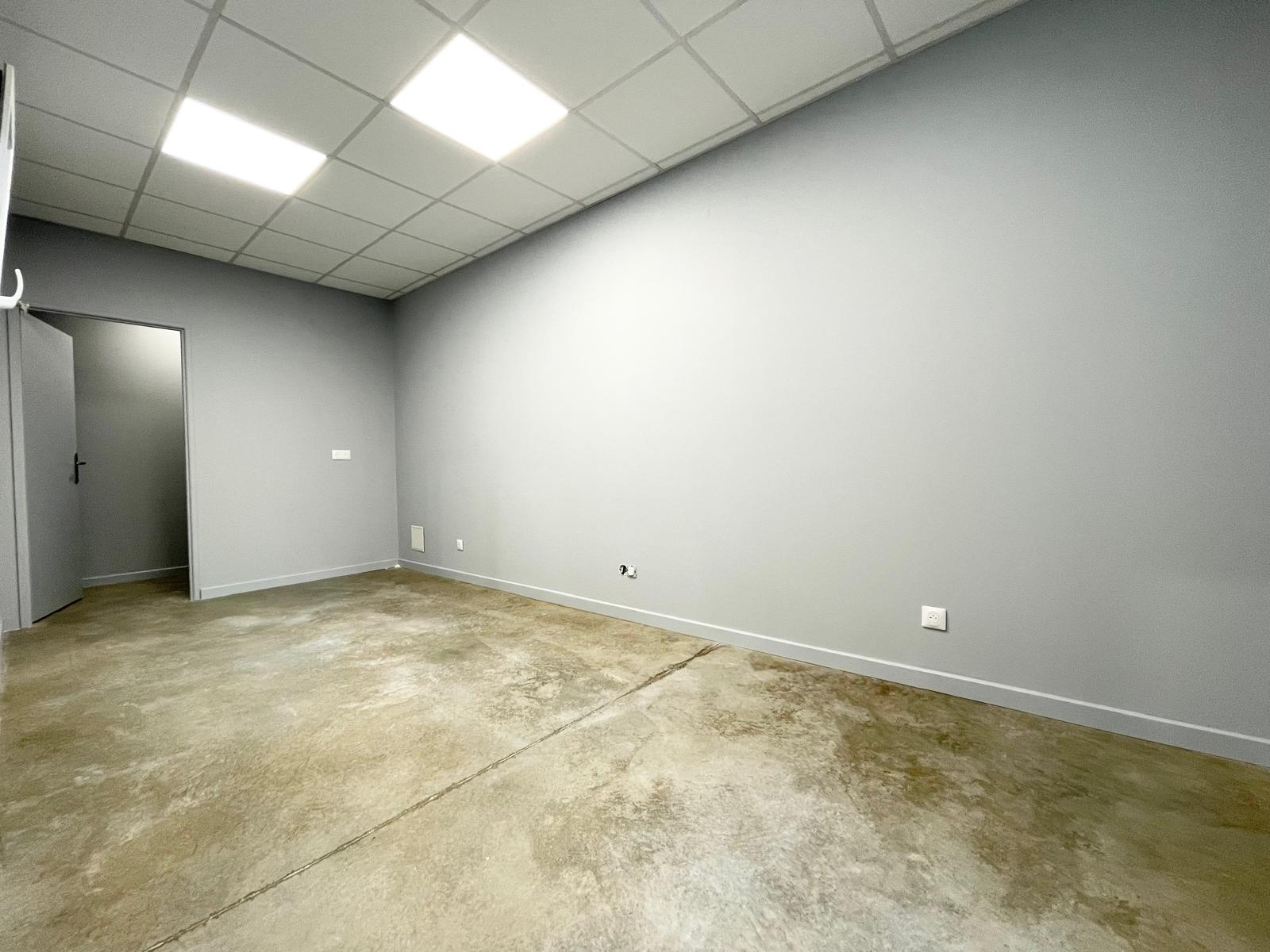 location local-commercial ST VINCENT DE MERCUZE