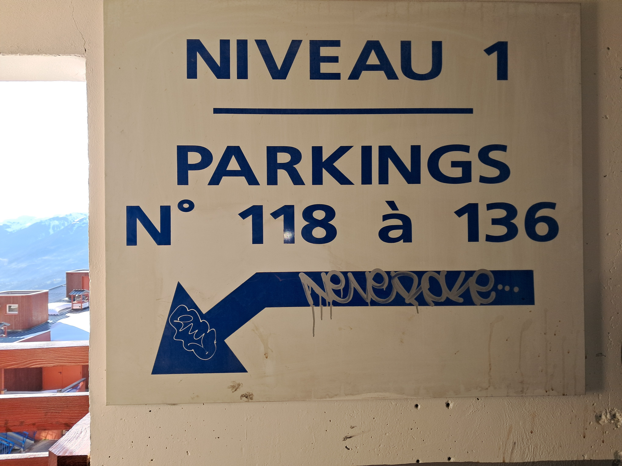 vente parking BOURG ST MAURICE