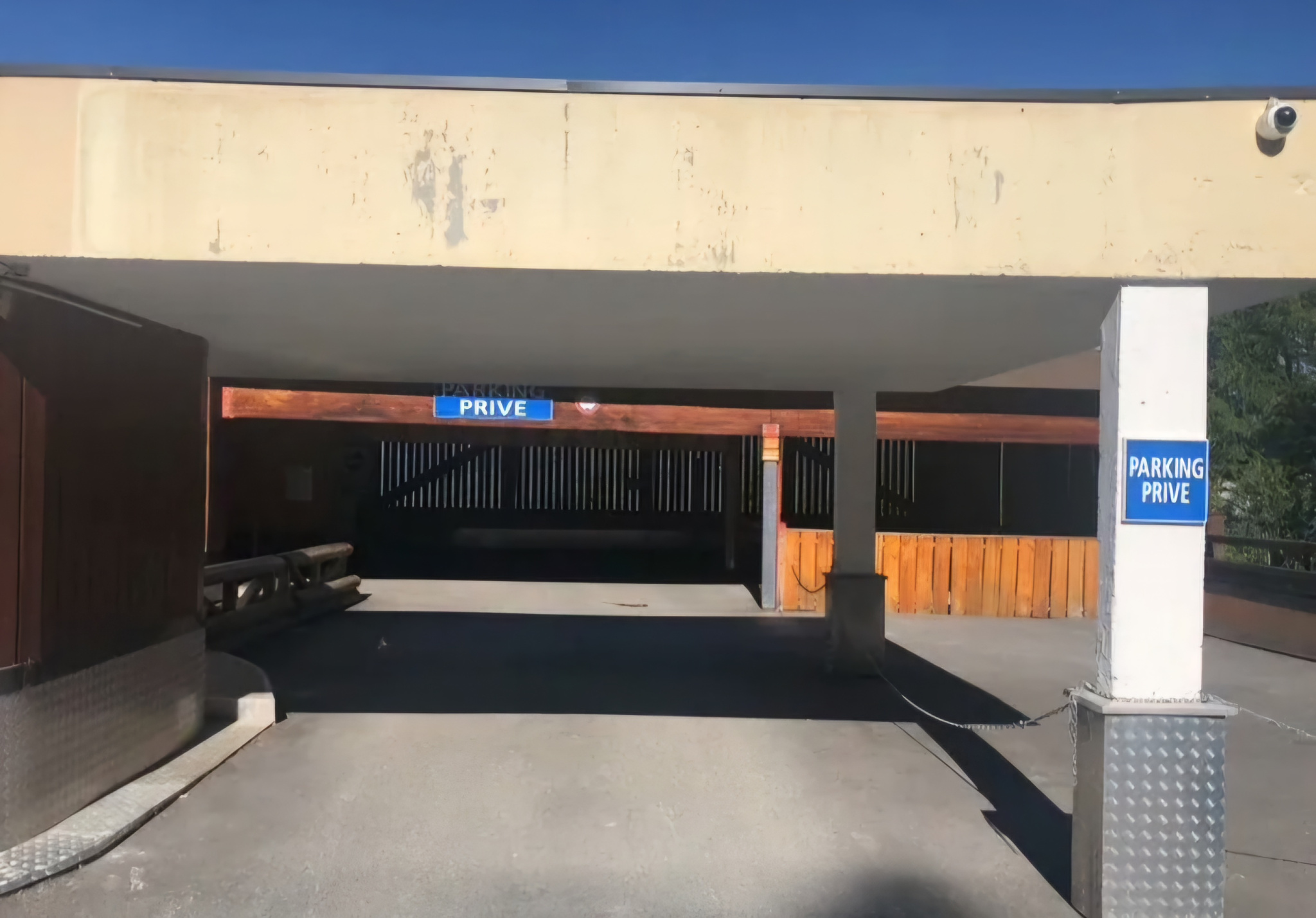 vente parking BOURG ST MAURICE