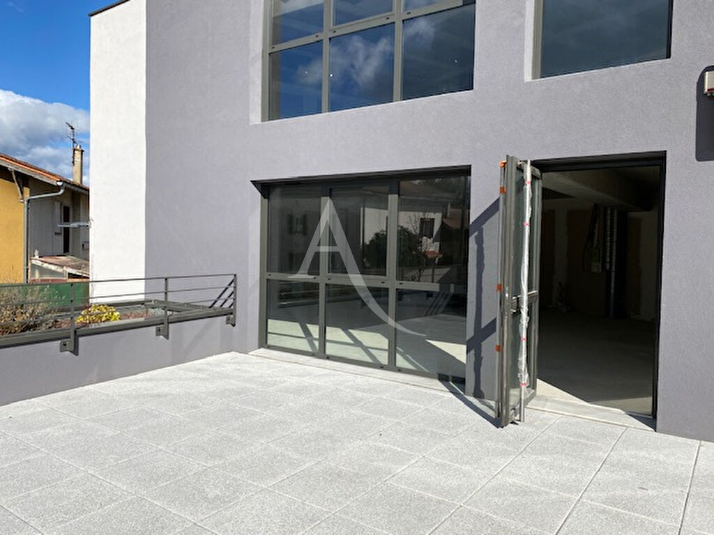 location local-commercial 