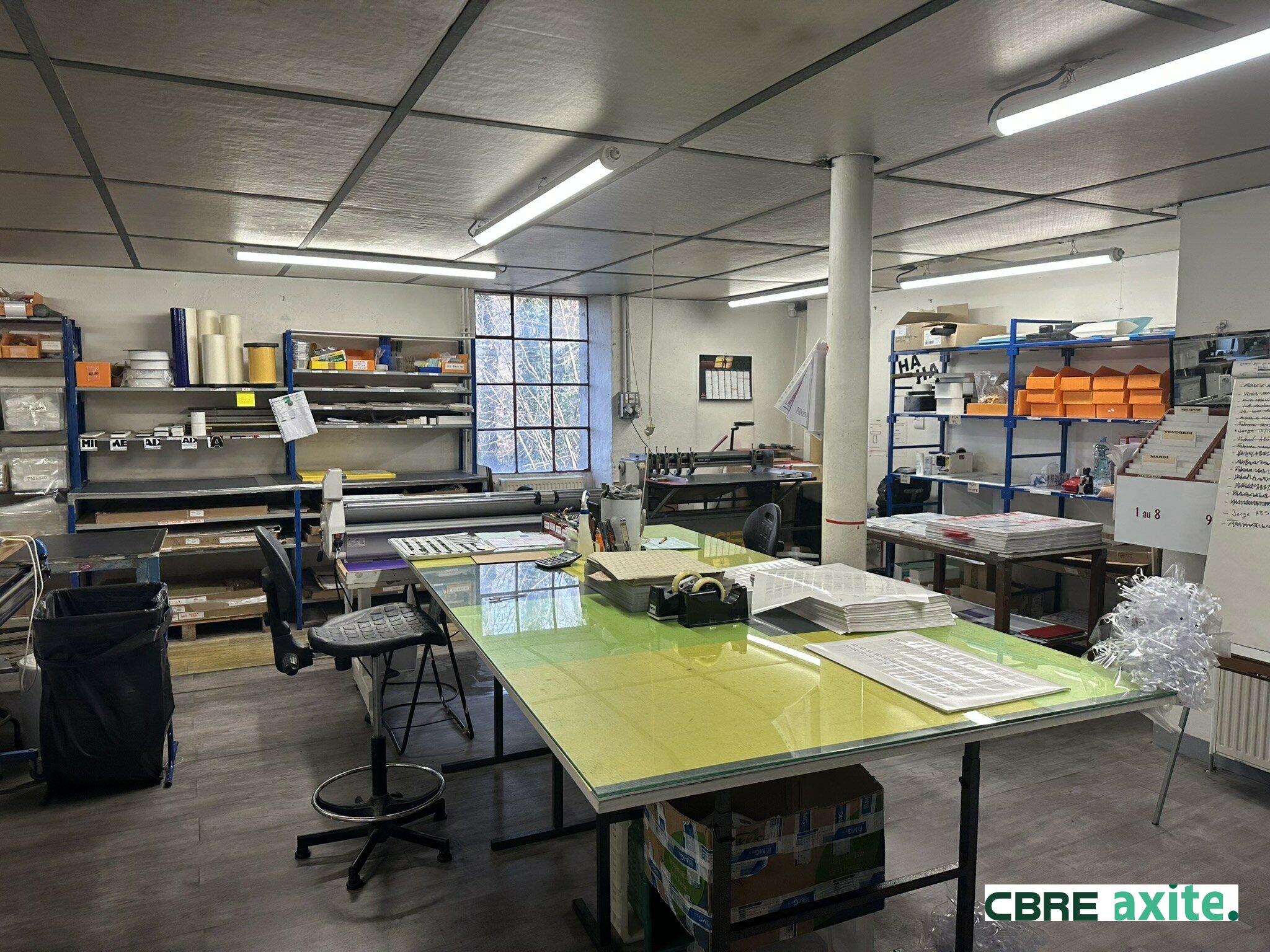 Local industriel  - 1067 m² COGNIN