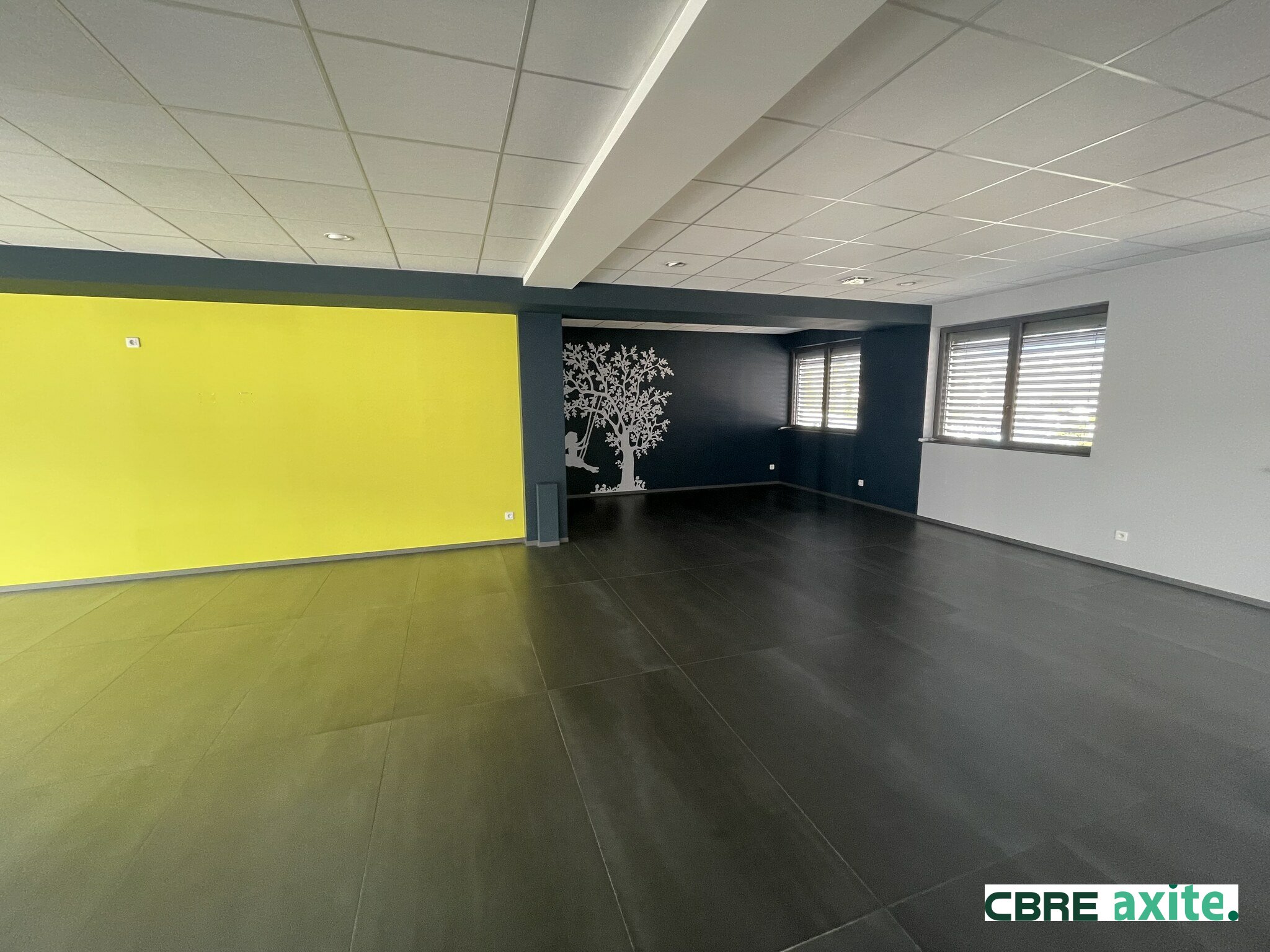 location local-commercial DRUMETTAZ CLARAFOND
