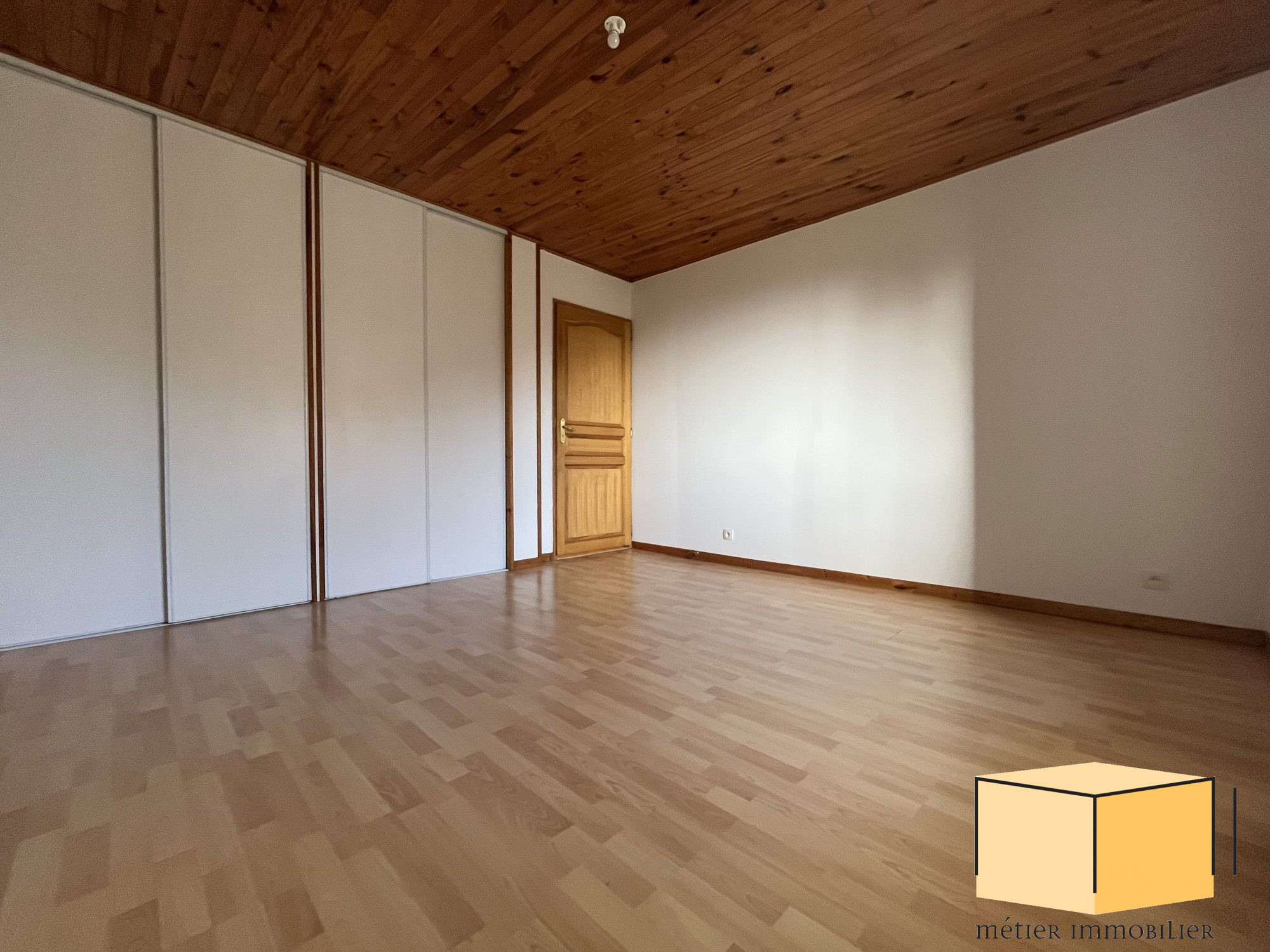 vente maison YENNE