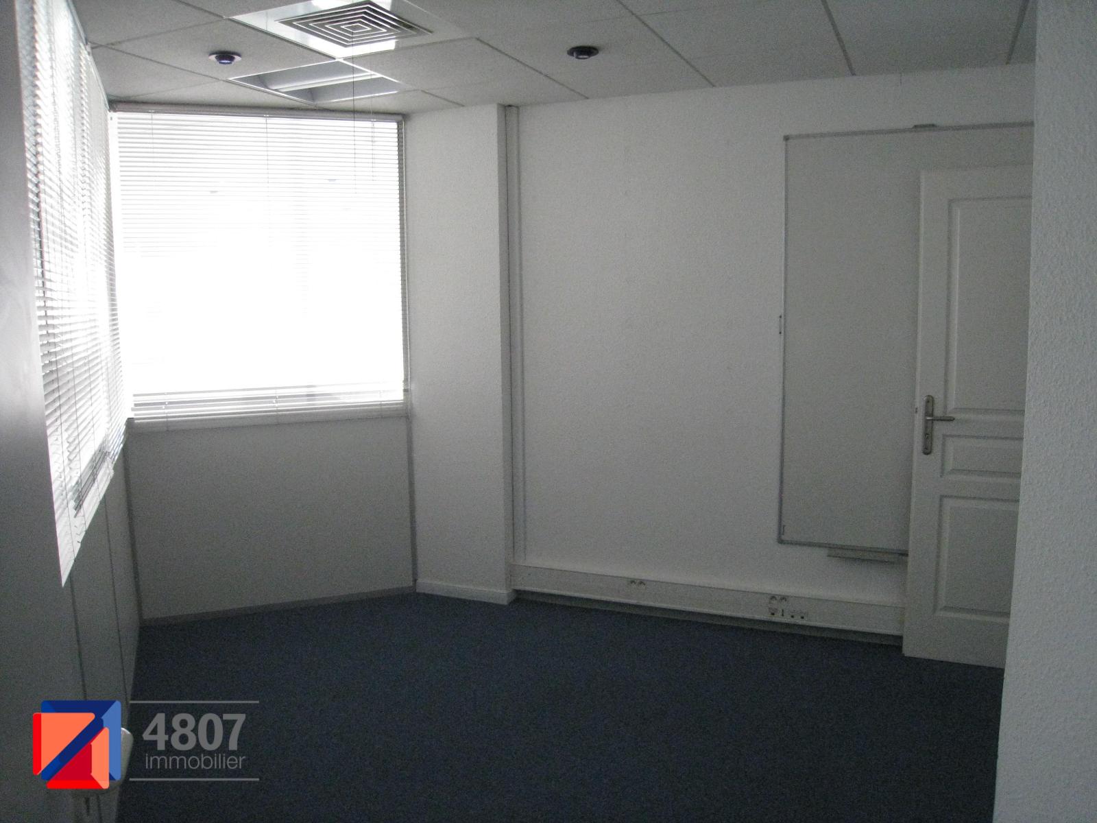location local-professionnel ST PIERRE EN FAUCIGNY