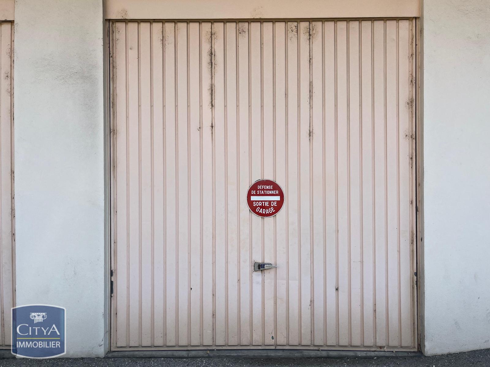 location parking JACOB BELLECOMBETTE