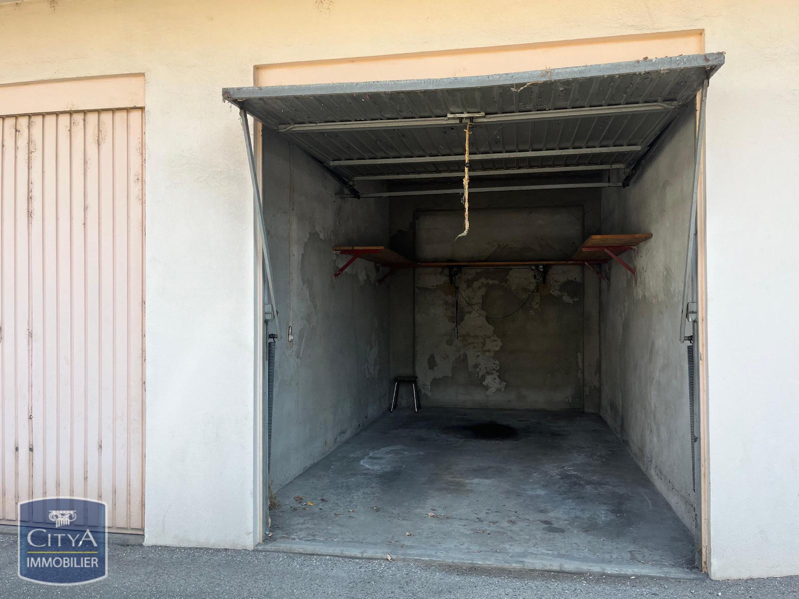 location parking JACOB BELLECOMBETTE