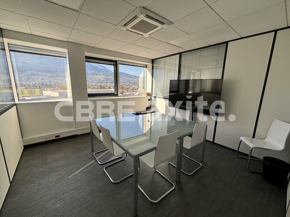 location local-professionnel ST PIERRE EN FAUCIGNY