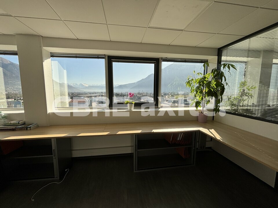 location local-professionnel ST PIERRE EN FAUCIGNY