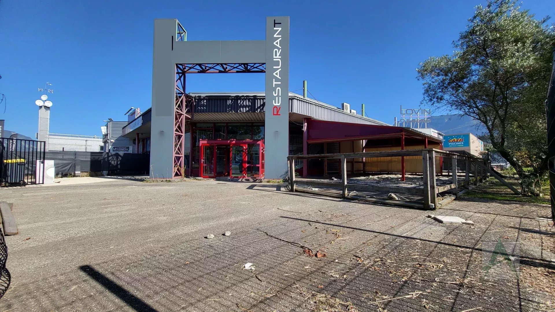 vente local-commercial CHAMBERY