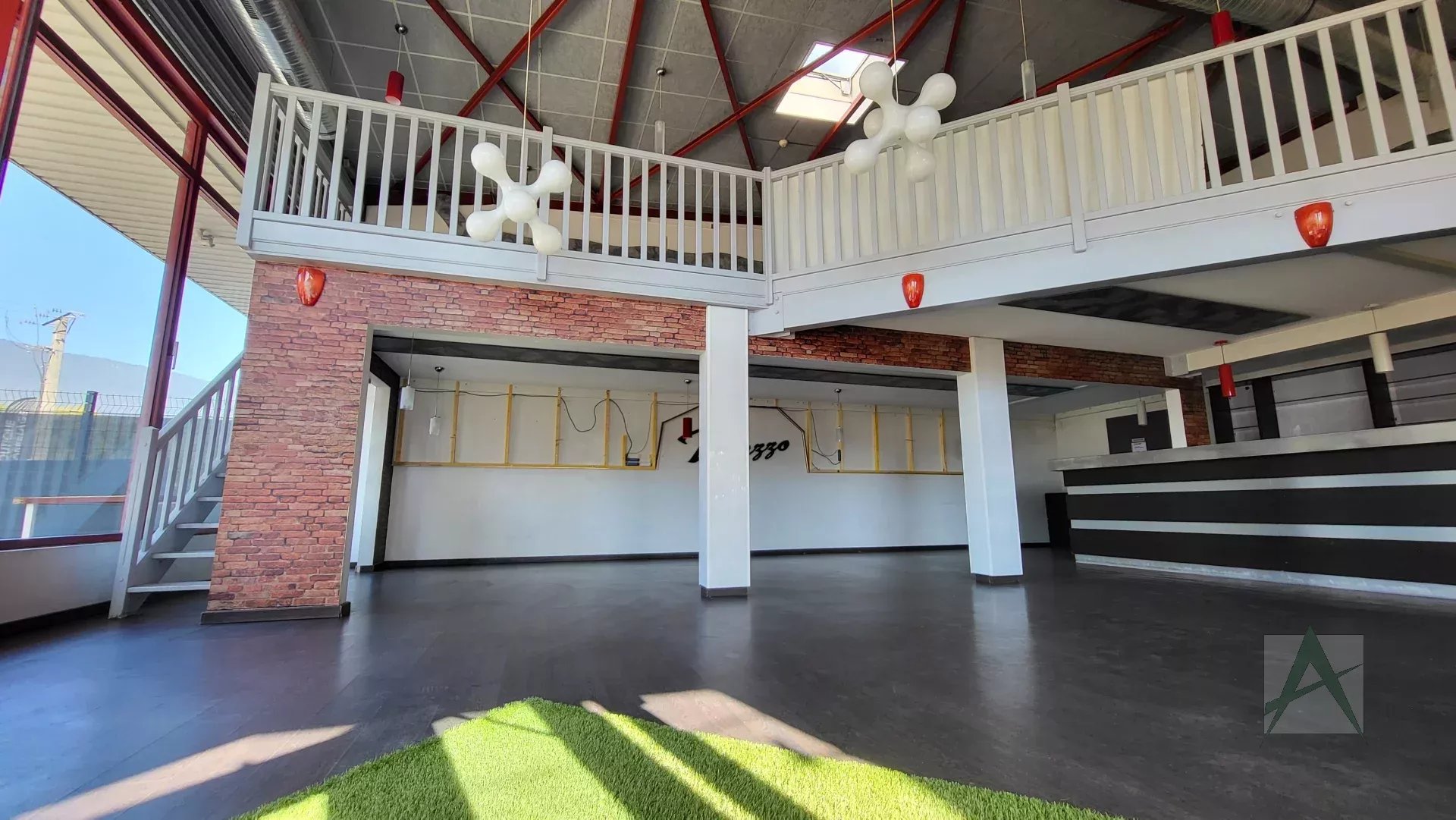 vente local-commercial CHAMBERY
