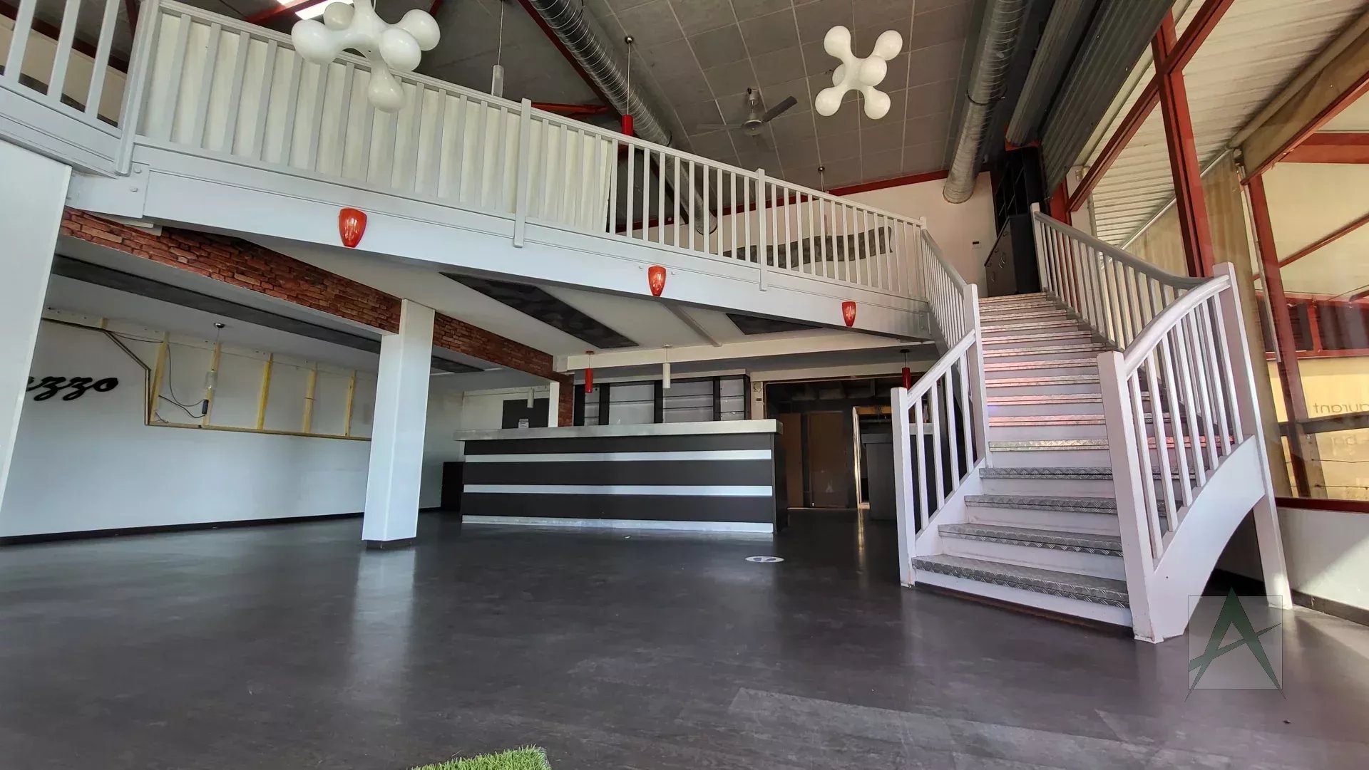 vente local-commercial CHAMBERY