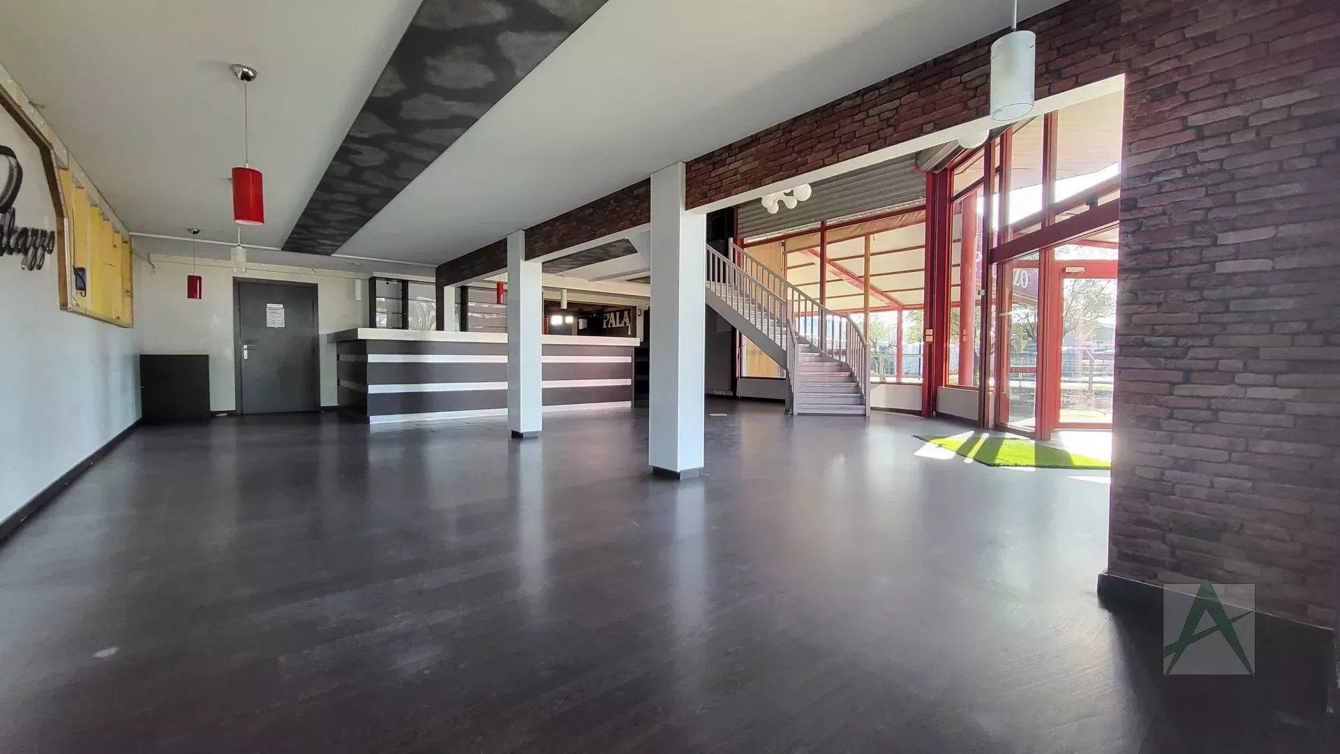 vente local-commercial CHAMBERY