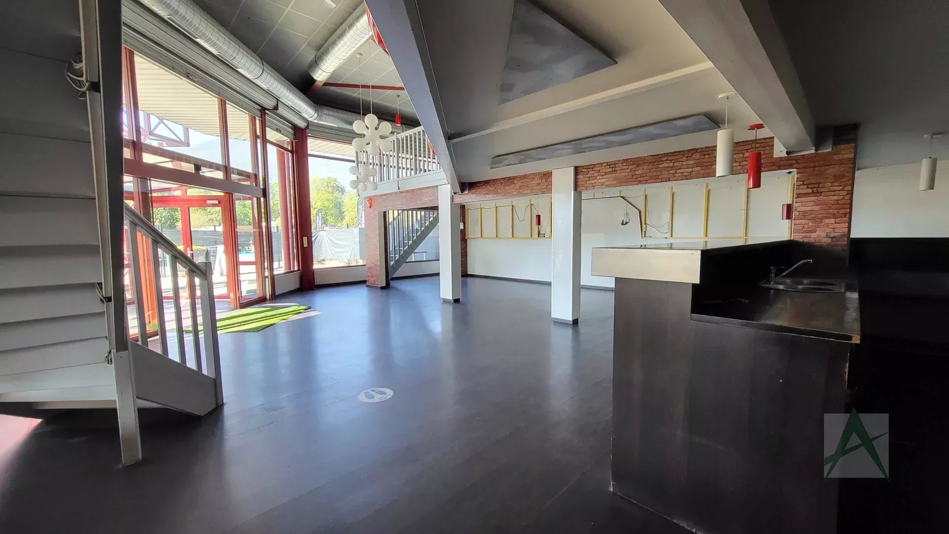 vente local-commercial CHAMBERY