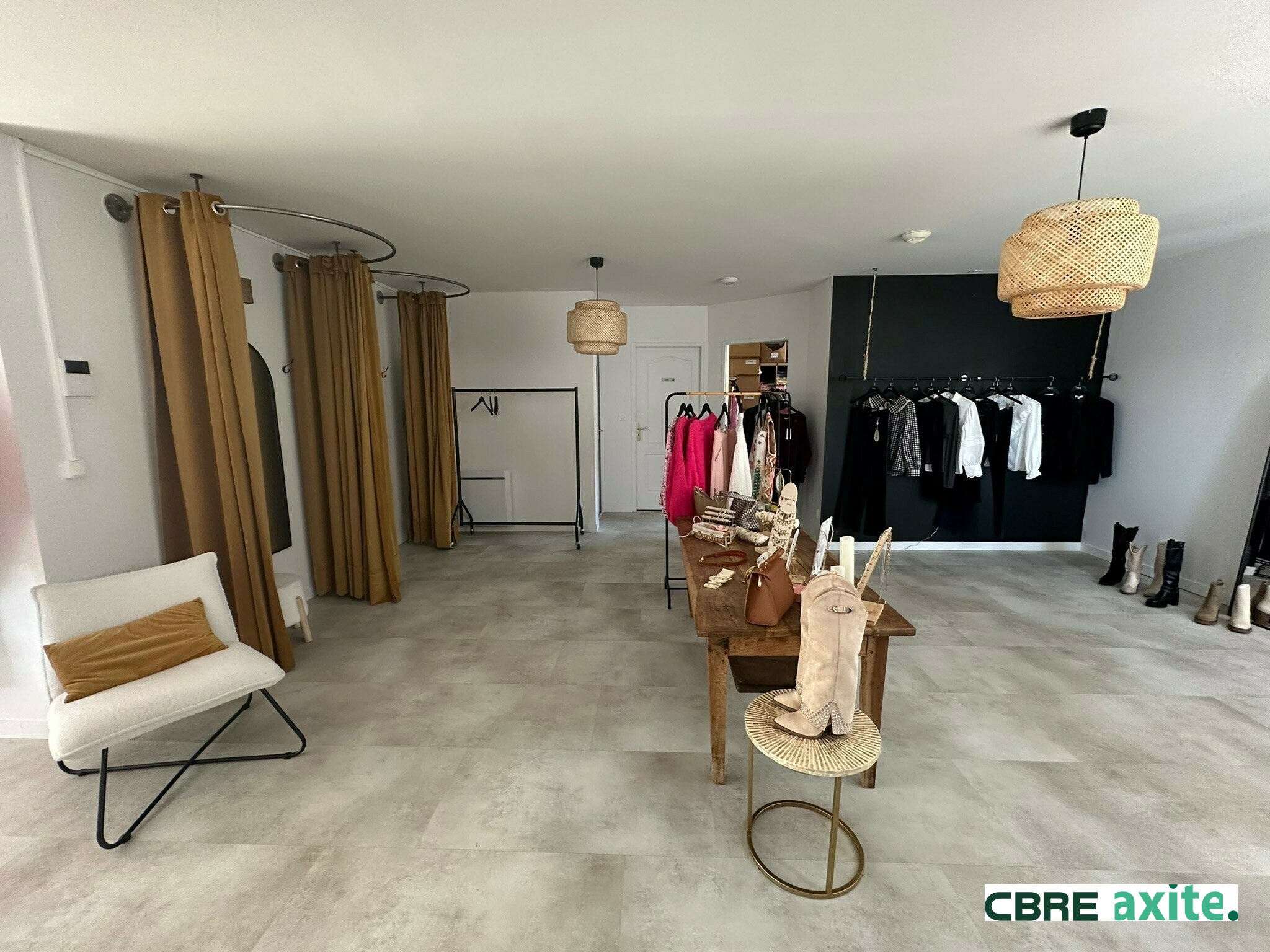 Local commercial  CHALLES LES EAUX