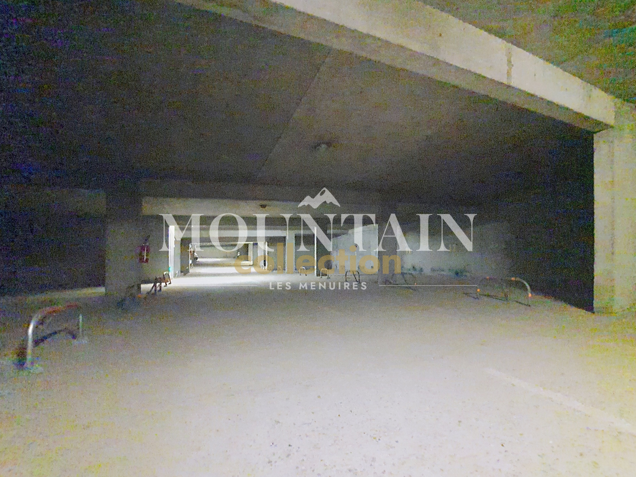 Parking - Garage  LES MENUIRES