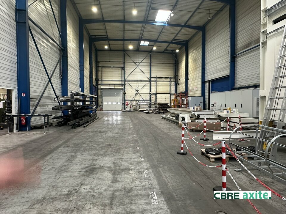 location local-industriel MERY