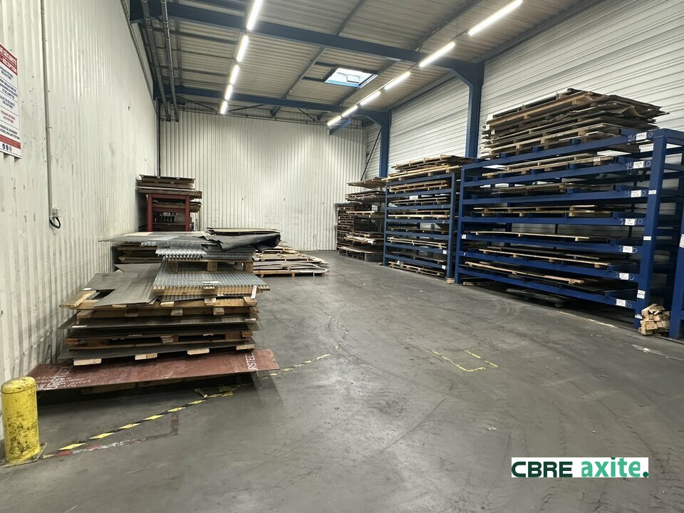 location local-industriel MERY