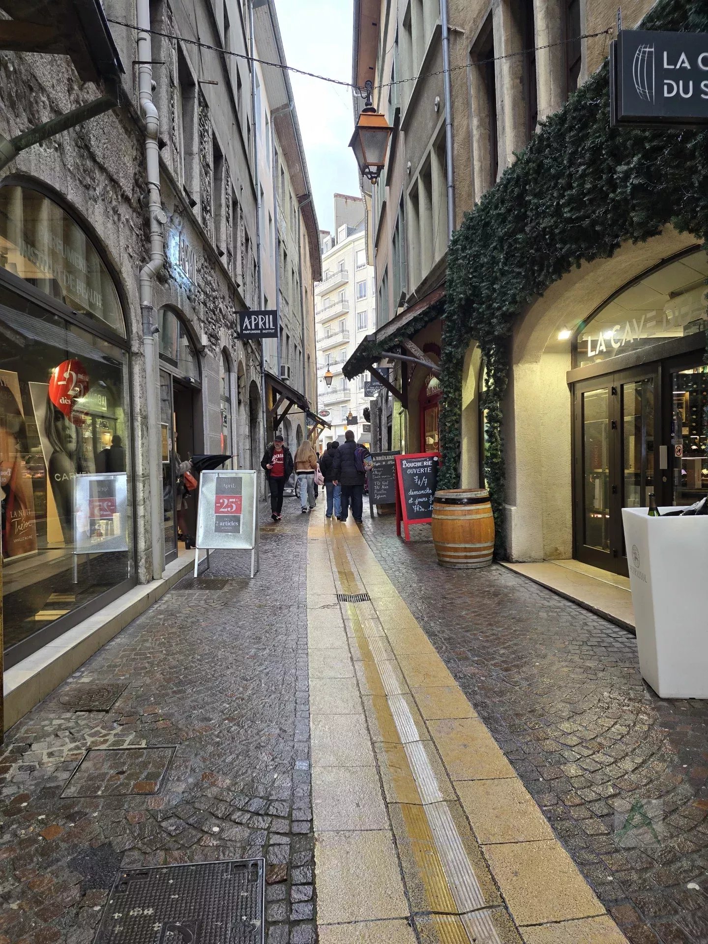 Local commercial  CHAMBERY