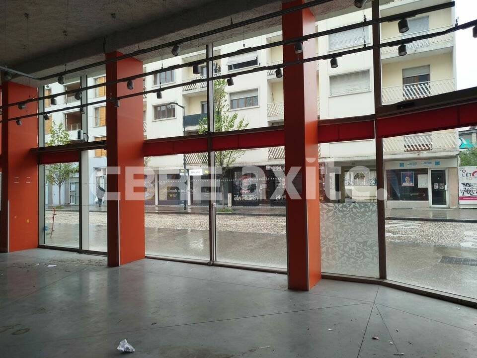 location local-commercial ANNEMASSE