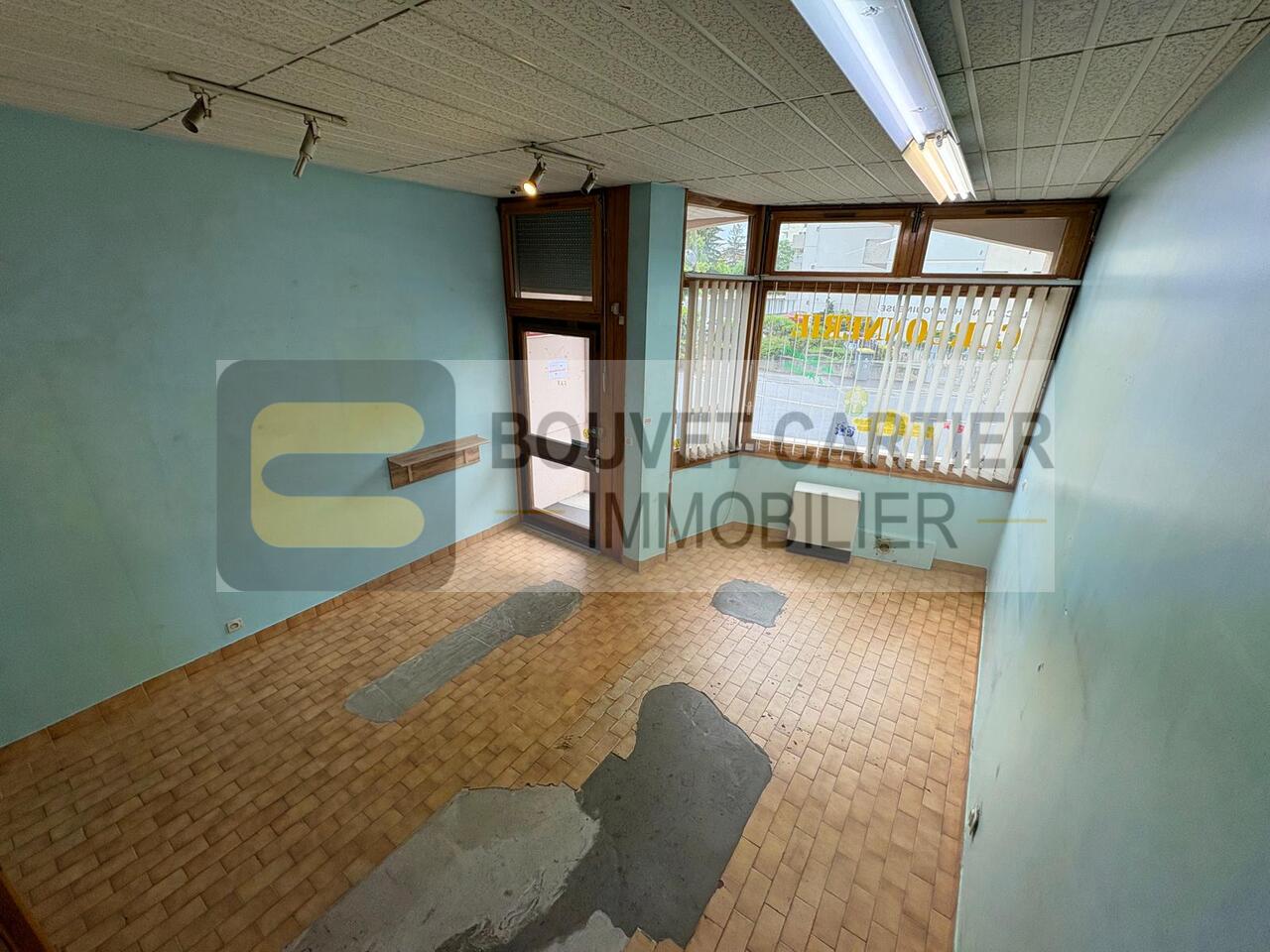 vente local-commercial AMBILLY