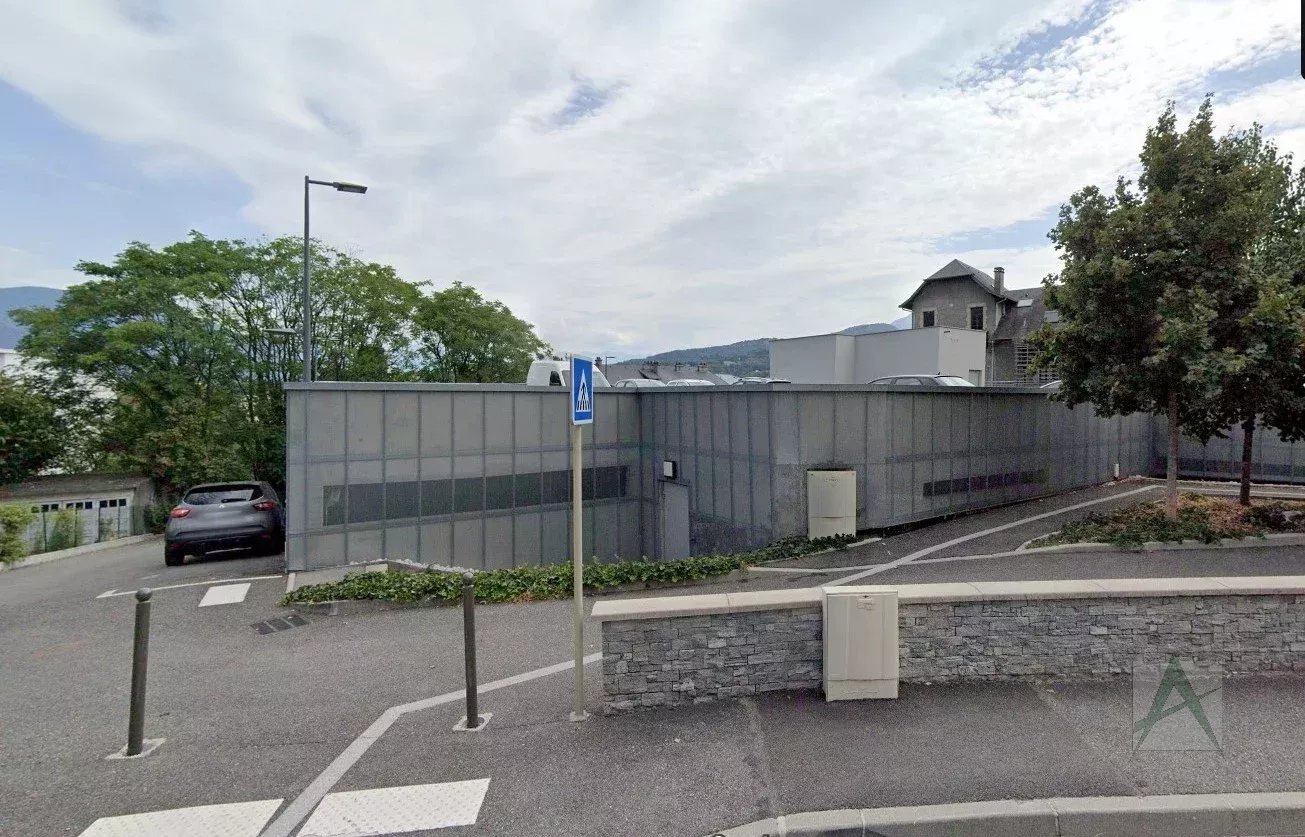 location parking CHAMBERY