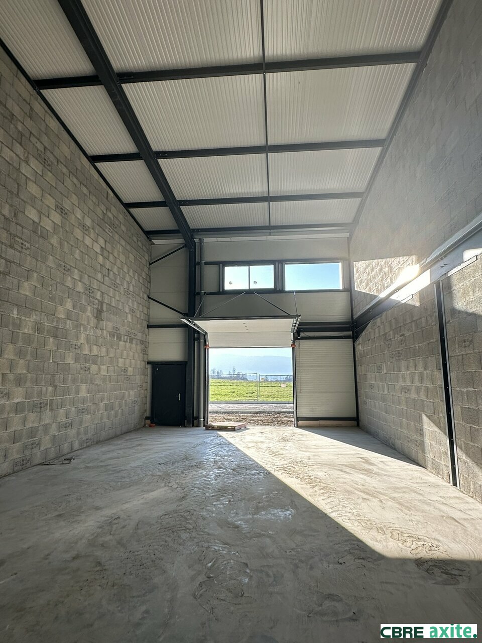 location local-industriel LES MARCHES
