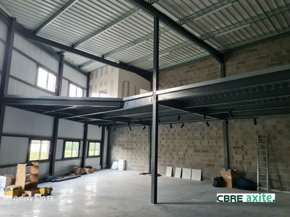 location local-industriel CHAPAREILLAN