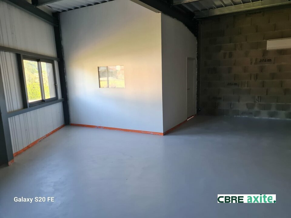 location local-industriel CHAPAREILLAN