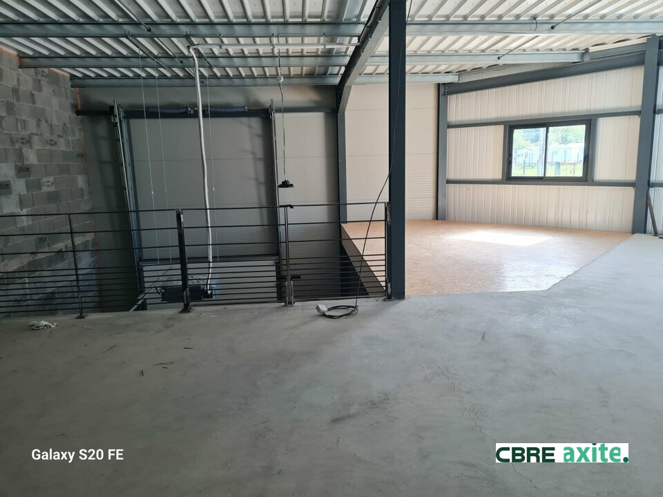 location local-industriel CHAPAREILLAN