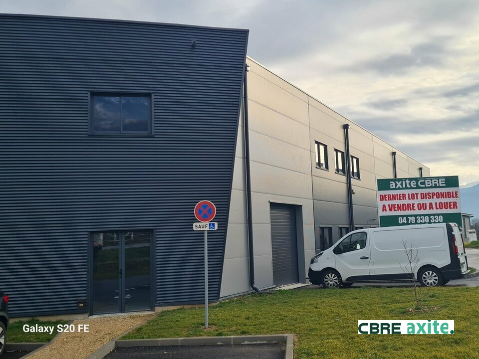 location local-industriel CHAPAREILLAN