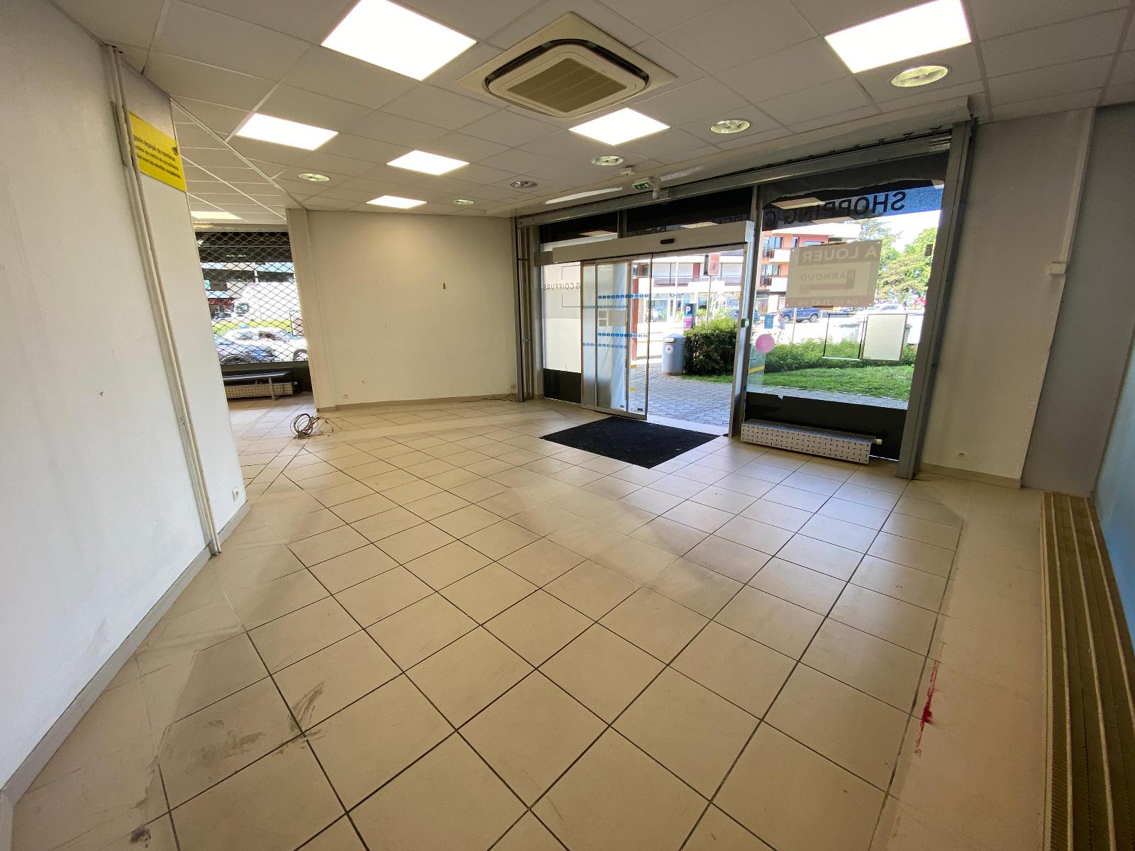 location local-commercial THONON LES BAINS