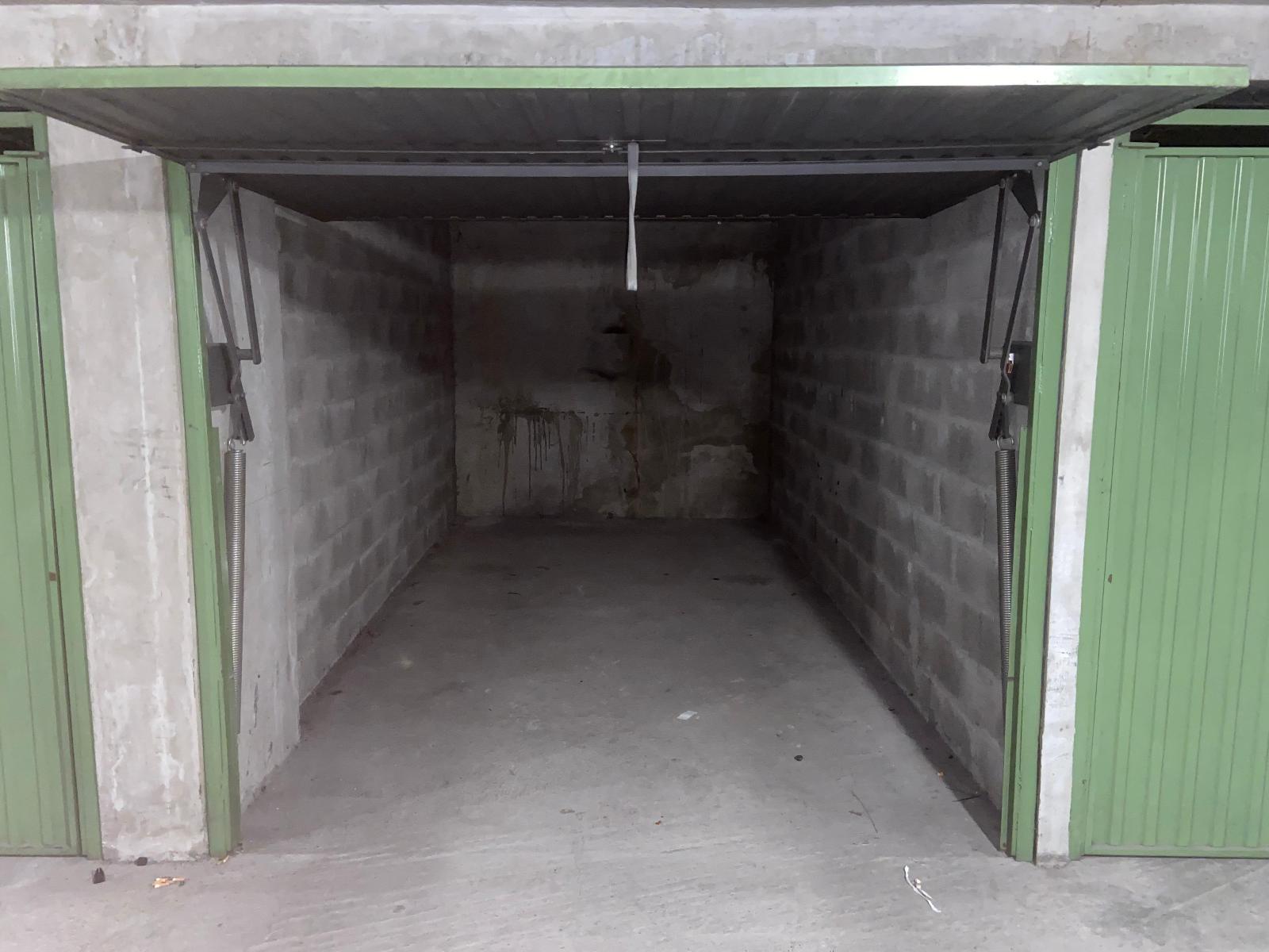 location parking THONON LES BAINS