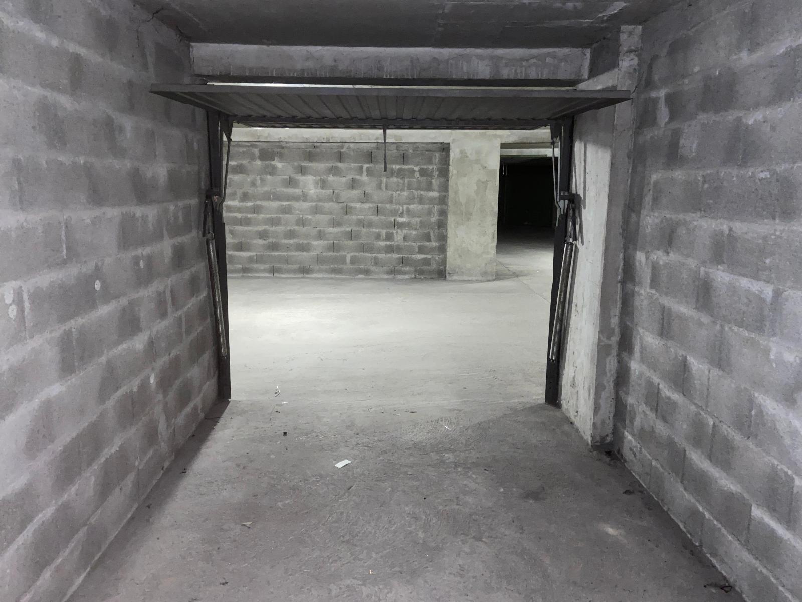 location parking THONON LES BAINS