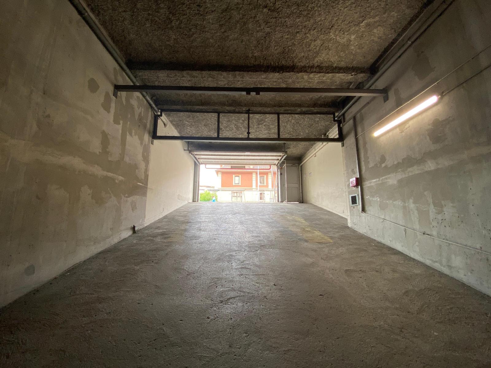 location parking THONON LES BAINS
