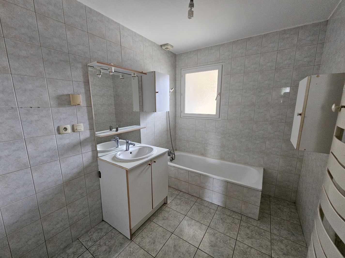 location maison ST GENIS SUR MENTHON