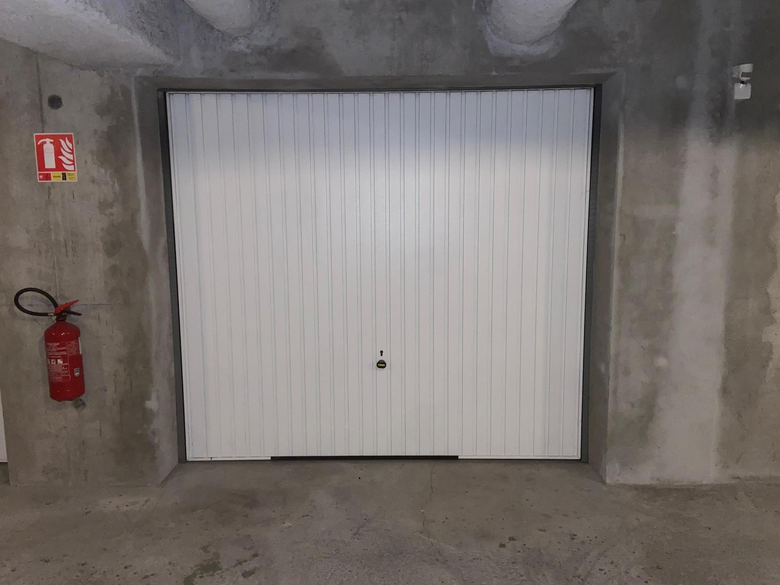 location parking THONON LES BAINS